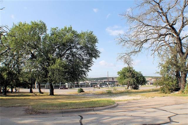 506 SW Big Bend Trl, Glen Rose, TX 76043